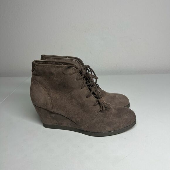 Madden Girl DALLYY Lace Up Taupe Faux Suede Wedge Med. Heel Ankle Boots Size 10M - Picture 12 of 13